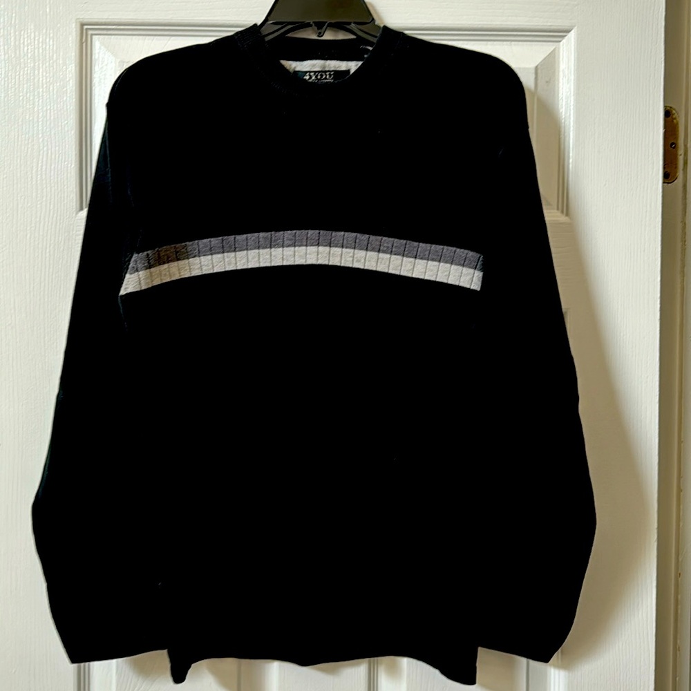Vintage 4 YOU brand lightweight sweater. Long sleeve. Size large but fits snug.